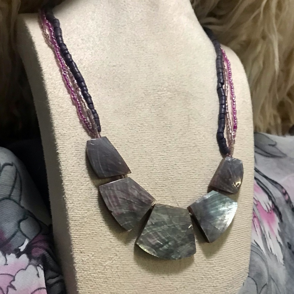 Purple Mother of Pearl Necklace - Picture 3 of 7